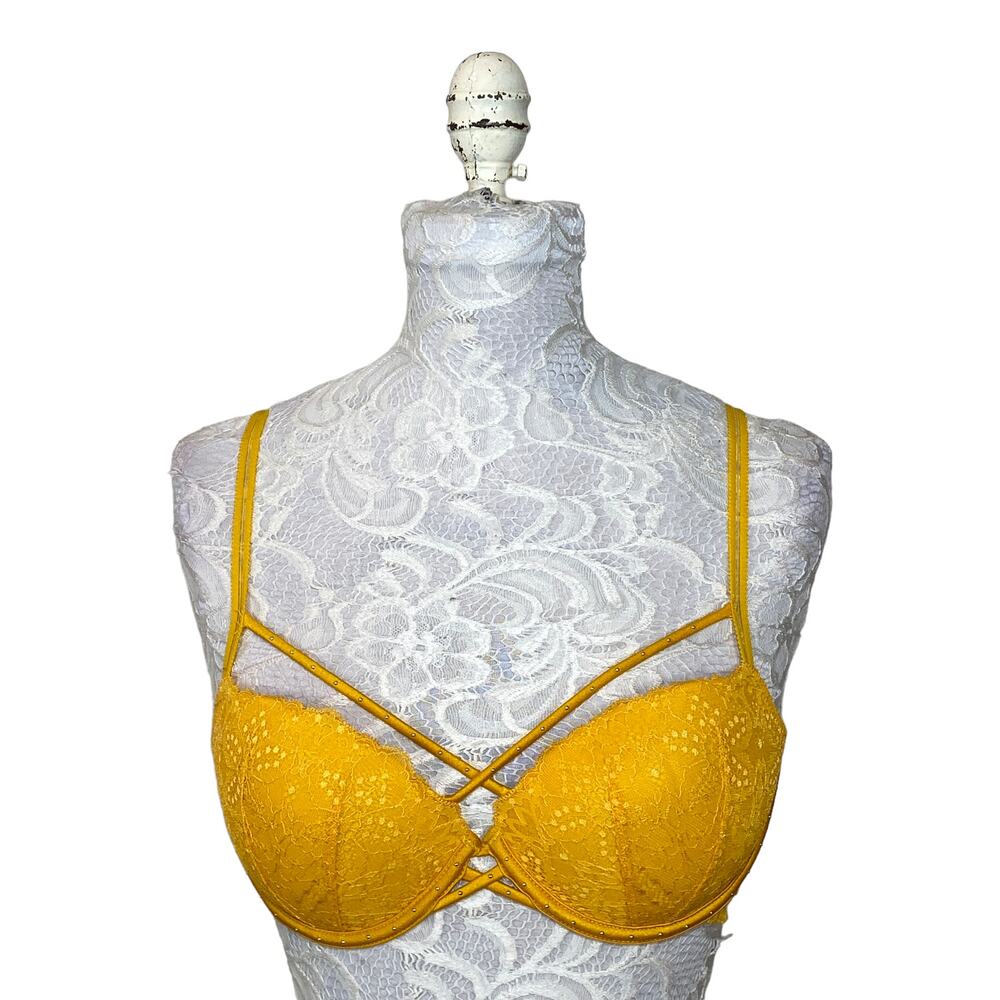 PINK Victoria's Secret Date Push Up Bra Women 32D Adds one cup size